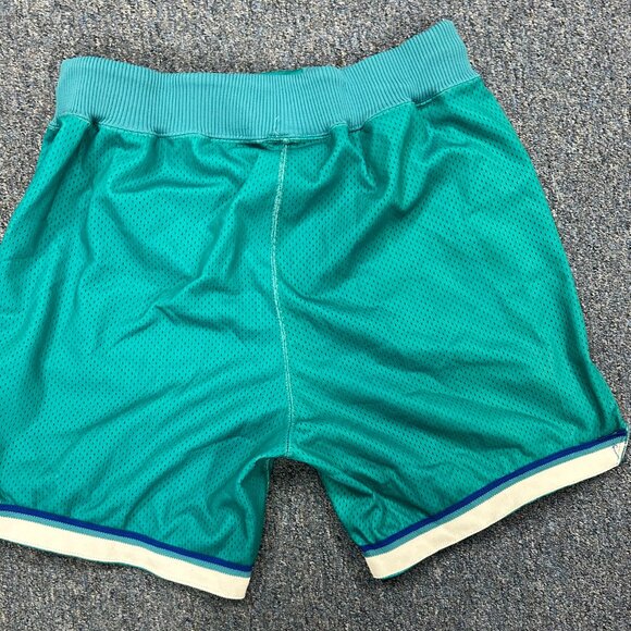 Vintage 90s Charlotte Hornets NBA Champion Athletics Basketball Shorts Sz 38 - Picture 9 of 9